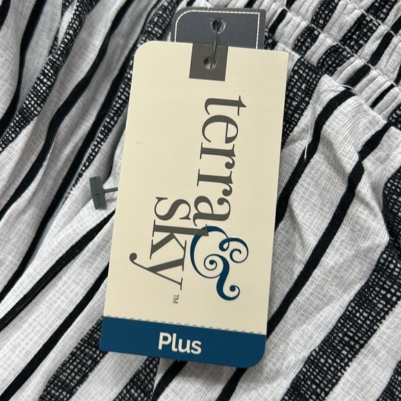 B2552- TS Convertible Smocked Skirt Dress Riviera Stripe Silver 3X (24W–26W) NWT - Picture 8 of 9